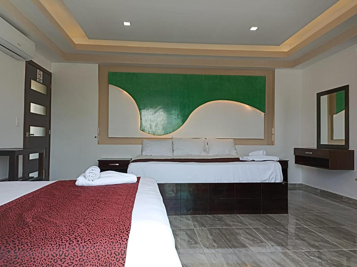 Framfor Inn Chetumal Exteriör bild