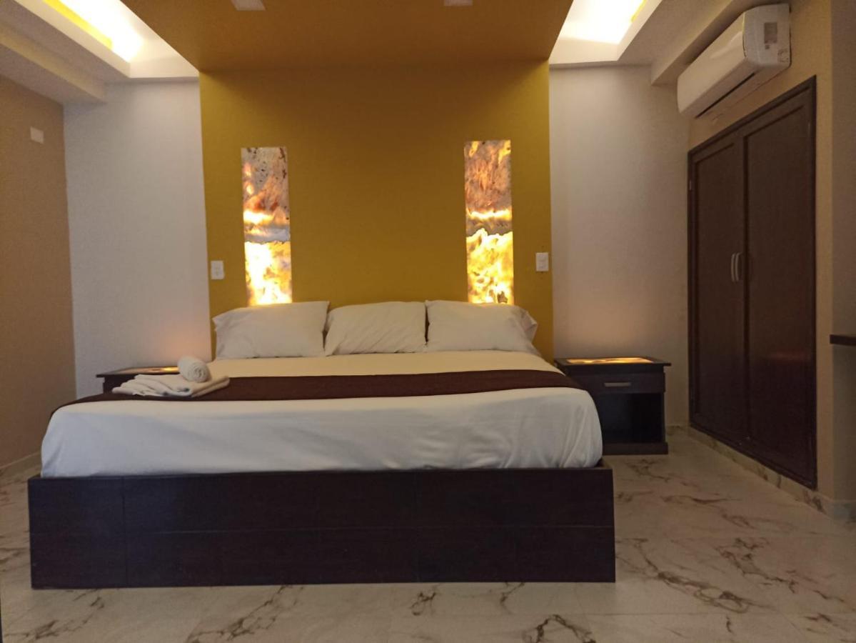 Framfor Inn Chetumal Exteriör bild