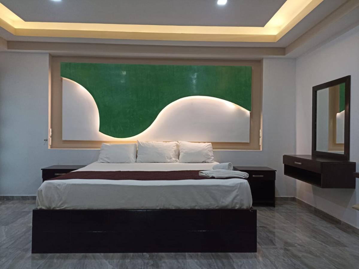 Framfor Inn Chetumal Exteriör bild