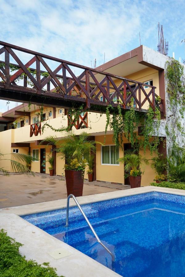 Framfor Inn Chetumal Exteriör bild