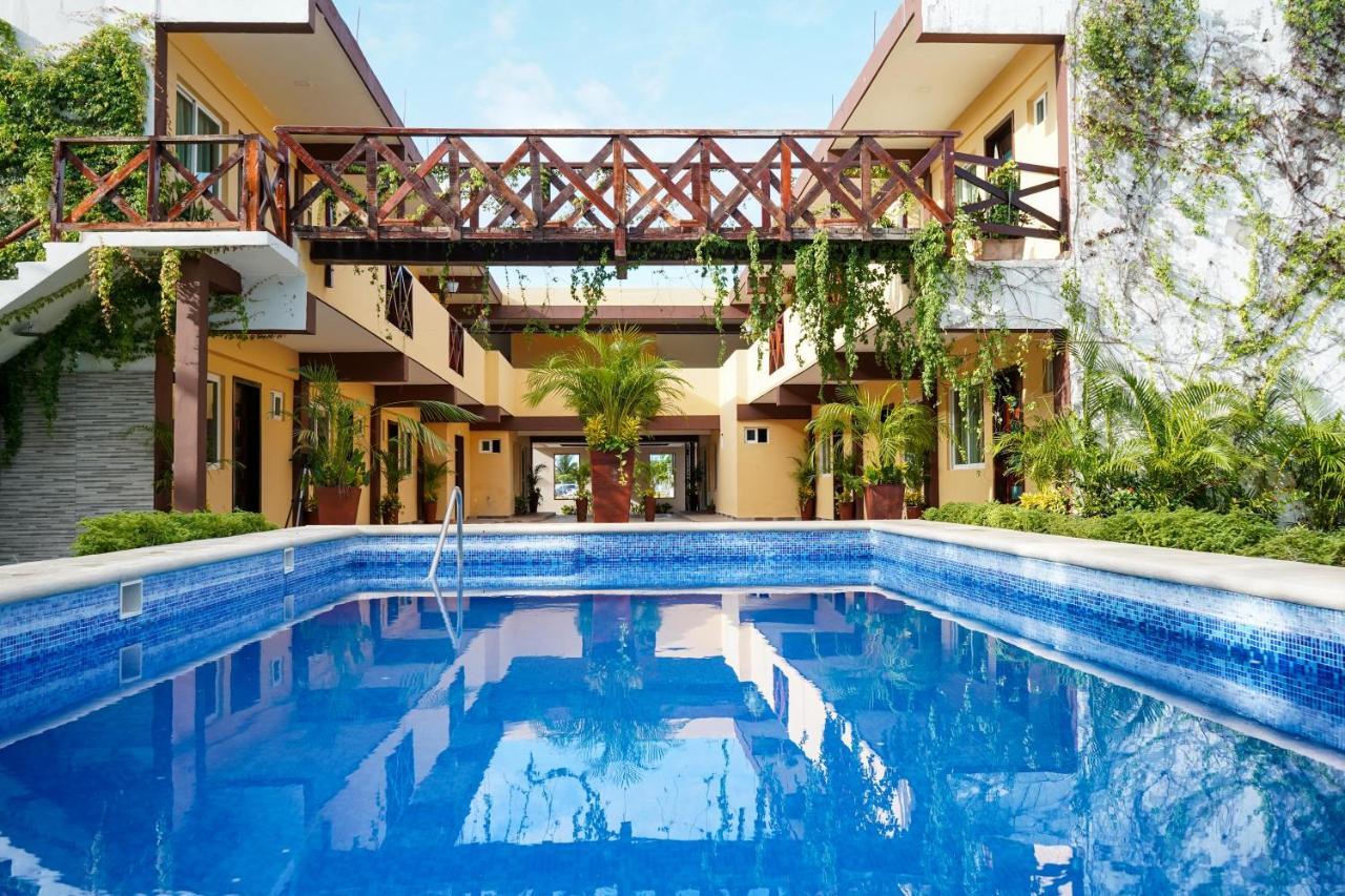 Framfor Inn Chetumal Exteriör bild