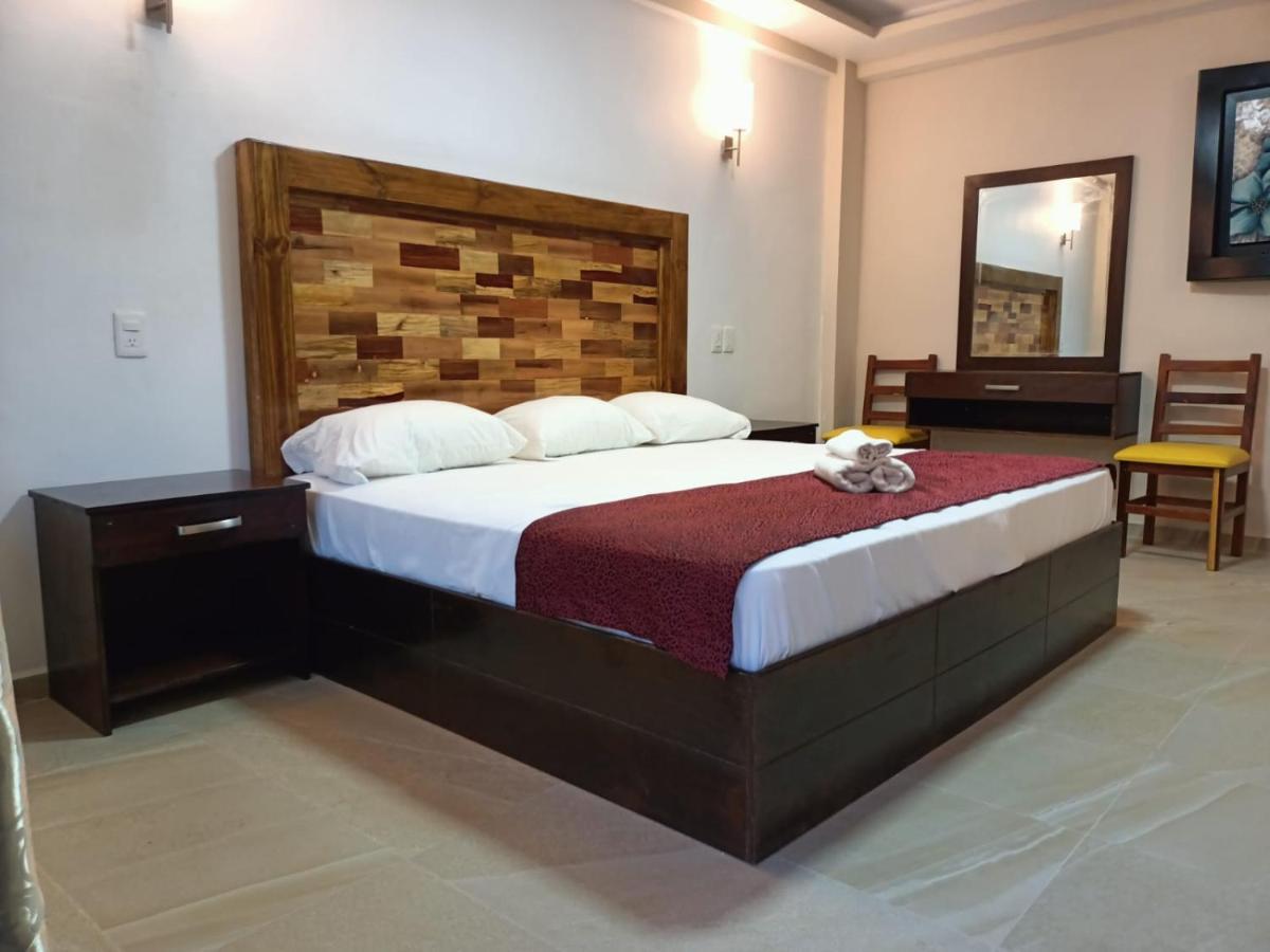 Framfor Inn Chetumal Exteriör bild