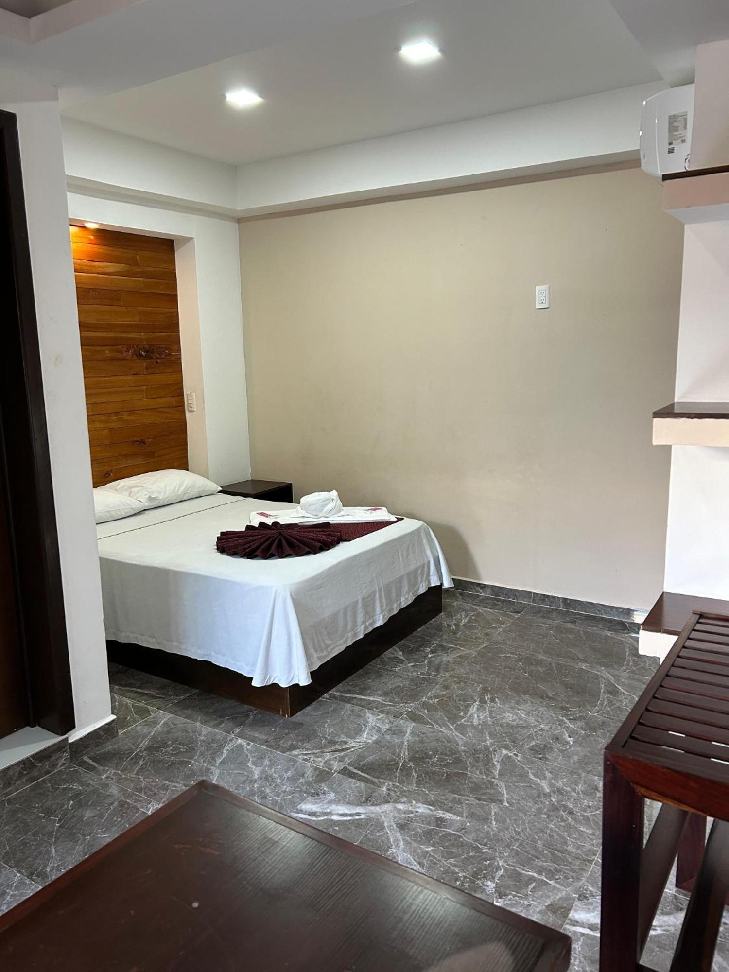 Framfor Inn Chetumal Exteriör bild