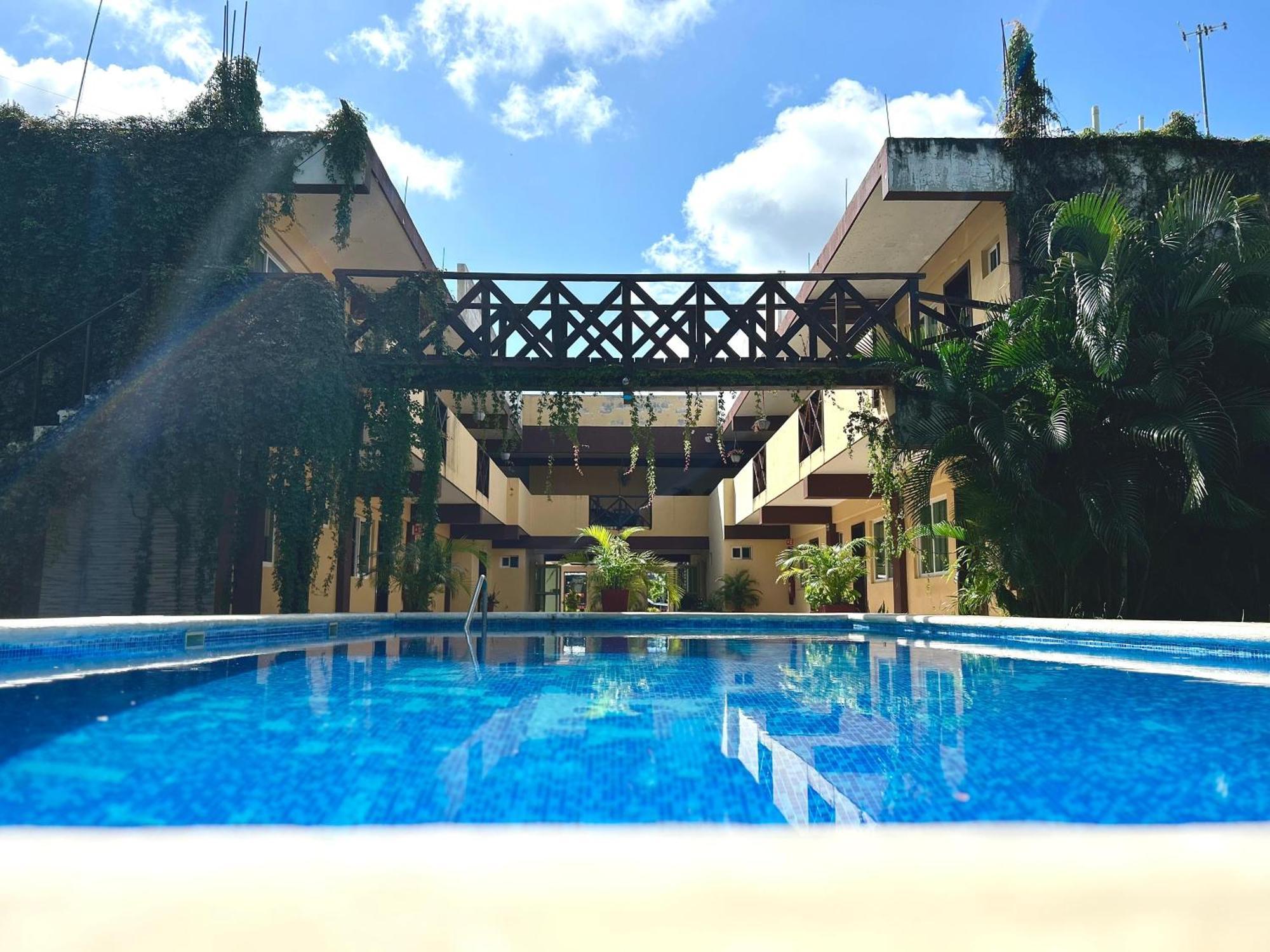 Framfor Inn Chetumal Exteriör bild